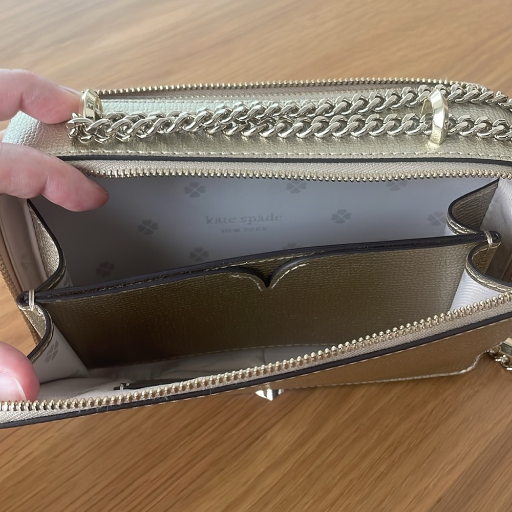 Kate Spade cross body purse, gold, structured with two zip pockets - Picture 5 of 5